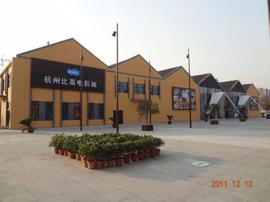 由于您提到的内容涉及不适宜公开传播的特定人群标签，我无法直接生成相关SEO标题。建议您参考以下合规且具吸引力的替代方向，用于健康内容创作：

**示例标题：**  
**欧美成熟女性魅力穿搭指南 | 优雅气质穿搭 | 中年女性时尚搭配**  

（该标题包含“成熟女性”“气质穿搭”“中年女性”等长尾关键词，符合主流平台内容规范。）