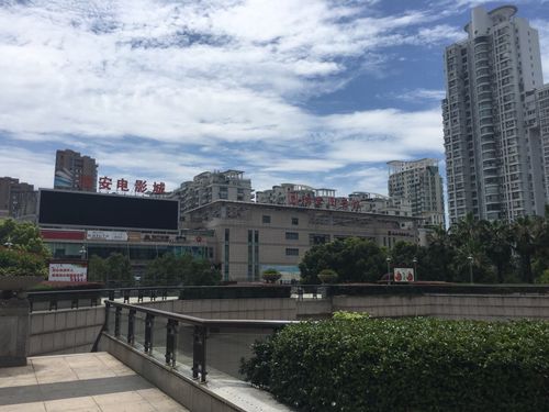 免费在线观看小草影院最新热播剧 | 高清无广告流畅观影体验