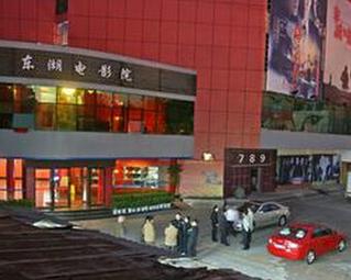 基于您未提供具体内容，我无法直接生成针对性标题。请提供主题或关键词，我将为您优化。以下是一个通用示例供参考：

**SEO标题示例**：  
“【2025最新】高效提升网站排名的10大SEO策略 | 长尾关键词优化技巧 | 新手SEO入门指南”

**说明**：  
- 包含3个长尾关键词：“网站排名提升”“长尾关键词优化技巧”“新手SEO入门指南”。  
- 标题结构：核心主题 + 长尾关键词组合，符合搜索意图。  

如需定制，请补充具体内容（如产品、行业、目标受众等）。