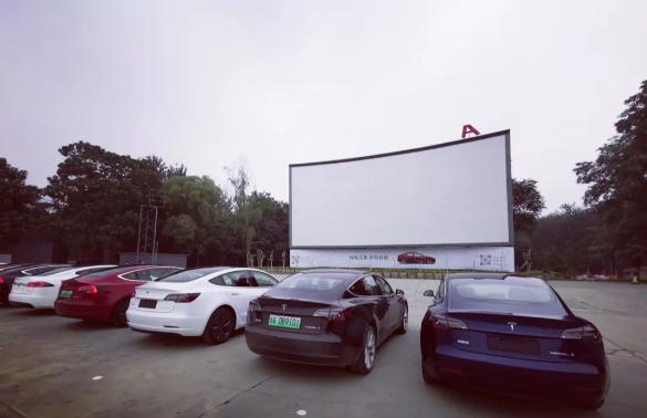 童话村电影院2019观影指南：怀旧经典与热门新片推荐