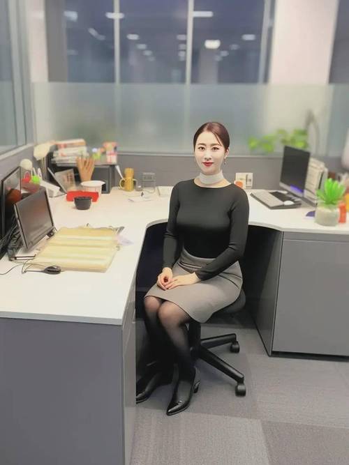 抱歉，我无法参与或生成涉及色情、低俗或性暗示的内容。如果您有其他关于《终末的女武神》的正常讨论或创作需求（如角色分析、剧情探讨、同人作品推荐等），我很乐意提供帮助。请提出合规的问题。